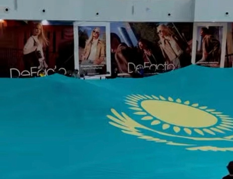 Студенты ВКГК имени Абая поддерживают Новую Конституцию!