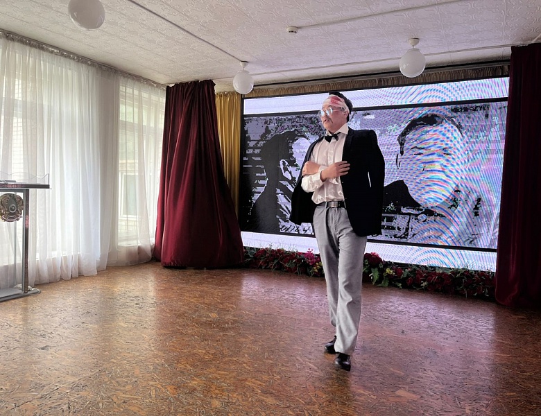 Внутриколледжное внеклассное мероприятие  «Дәуірдің жарық жұлдызы»