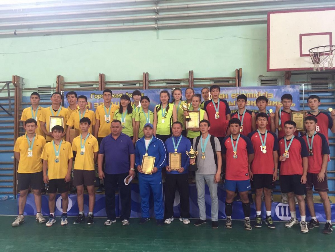 2016-2017 ученбный год. 1- место по волейболу среди колледжей ВКО