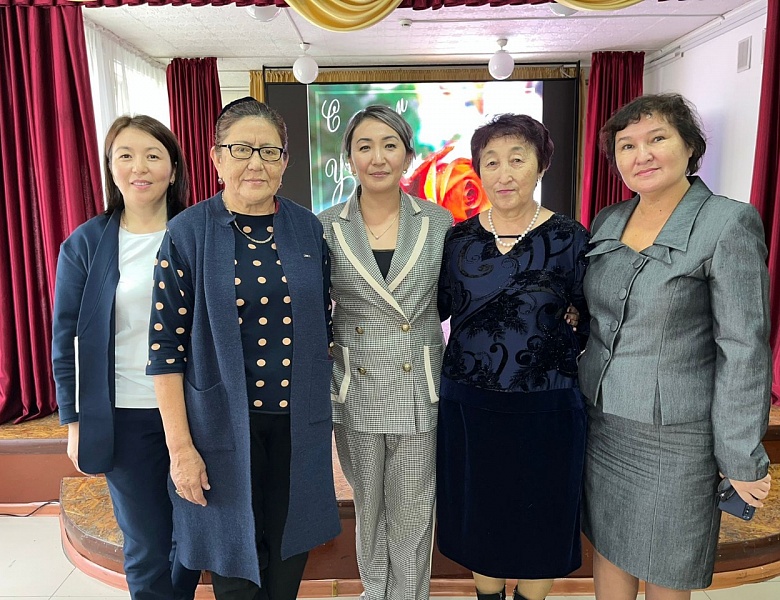 Поздравление ветеранов труда