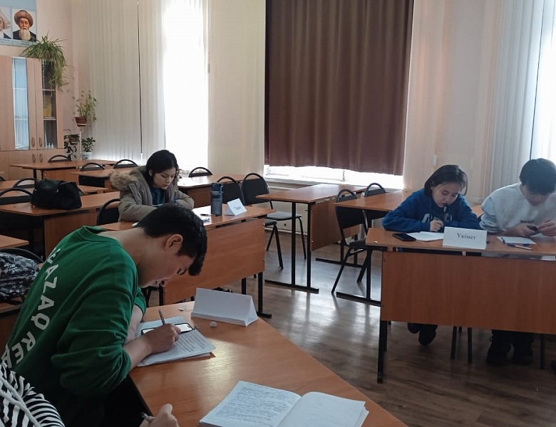 Дебатный турнир «Тәуелсіз елдің жастары»