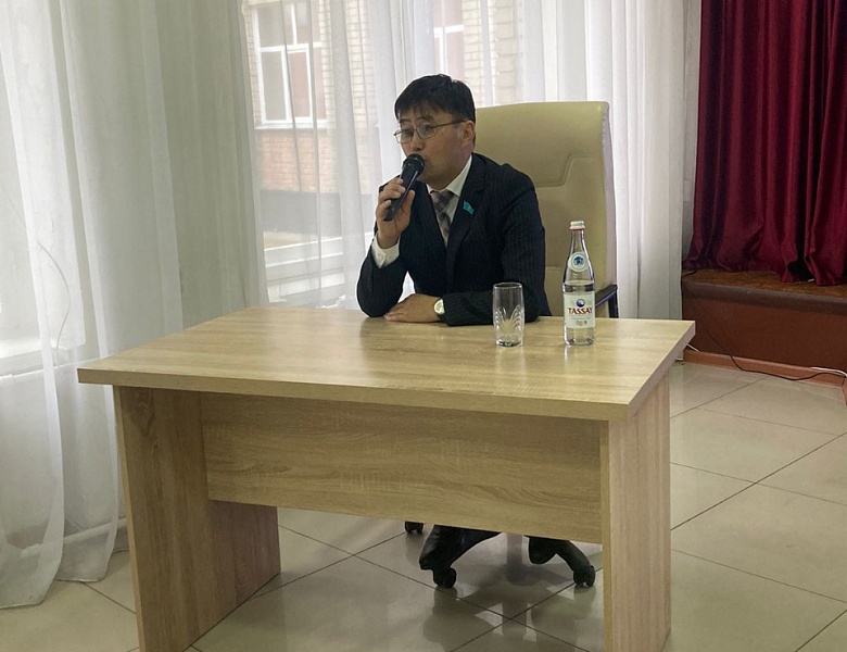 Встреча Председателя избирательной комиссиия  города Усть-Каменогорск Курманова Ф.С. активной молодежью