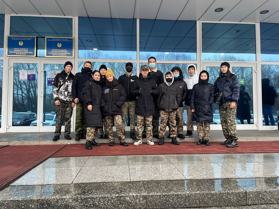 Участие студентов в проводах призывников в армию