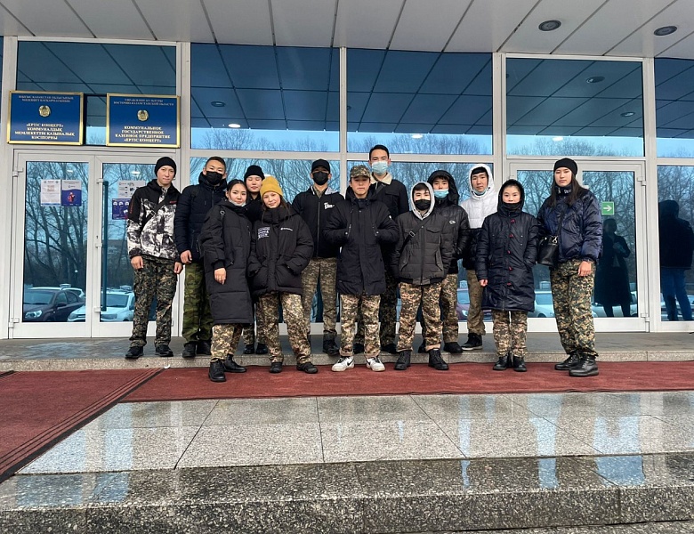 Участие студентов в проводах призывников в армию