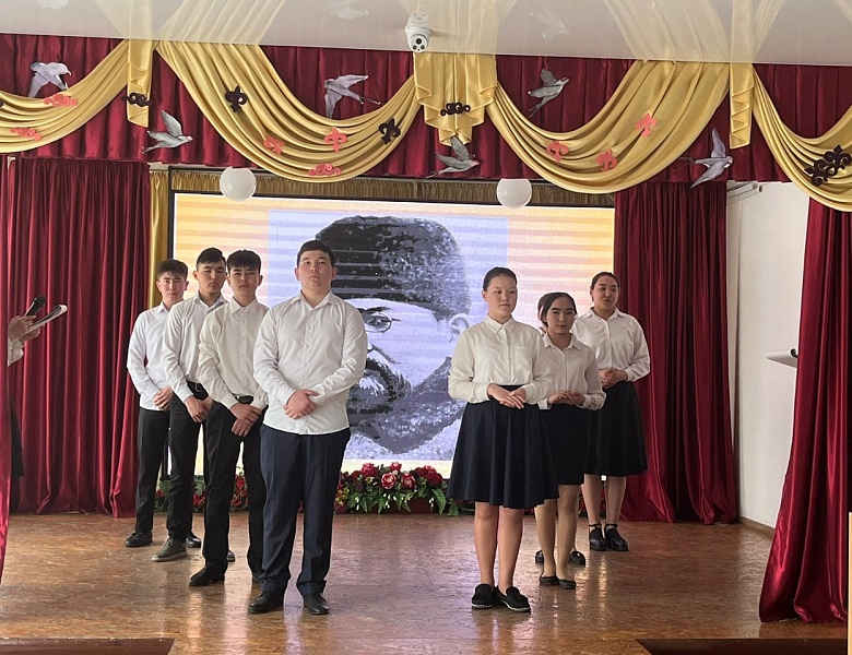 Внутриколледжное внеклассное мероприятие  «Дәуірдің жарық жұлдызы»