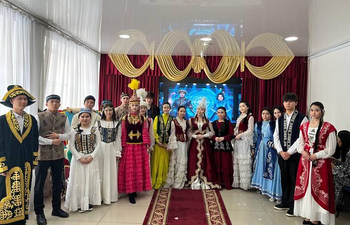 День национальной одежды