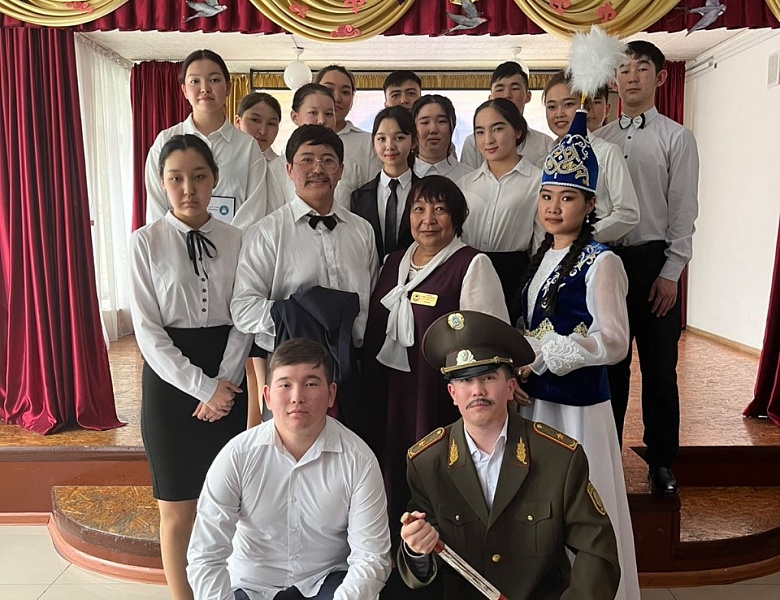 Внутриколледжное внеклассное мероприятие  «Дәуірдің жарық жұлдызы»