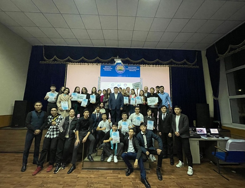 Победители городского дебатного турнира «Alash CUP-lV»