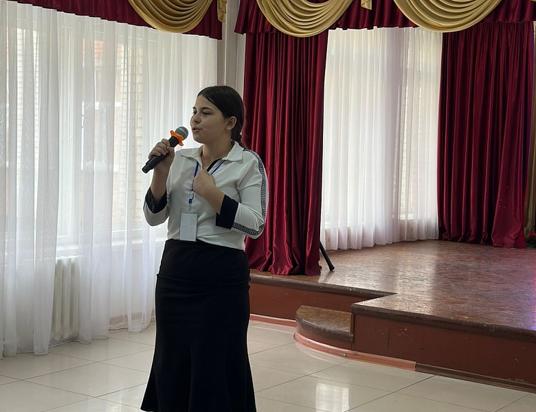 Конкурс чтецов «Родину свою люблю и о ней в стихах пою!»