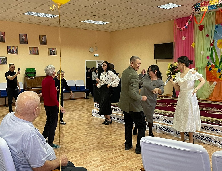 Акция «100 добрых дел» для пожилых людей