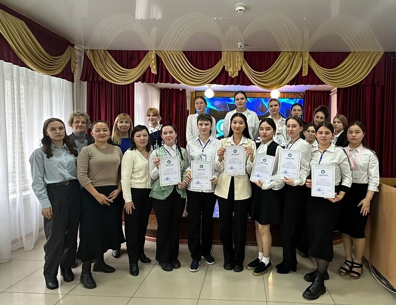 Конкурс чтецов «Родину свою люблю и о ней в стихах пою!»