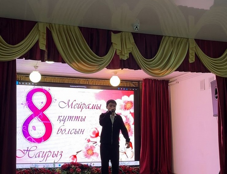 Праздничная вечеринка в студенческом доме