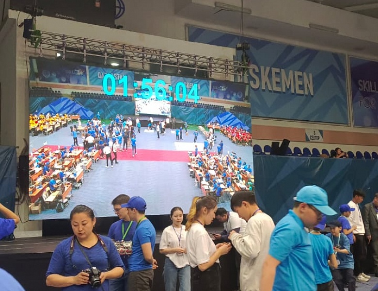 Наши волонтеры на областном чемпионате «Skills for Geeks»