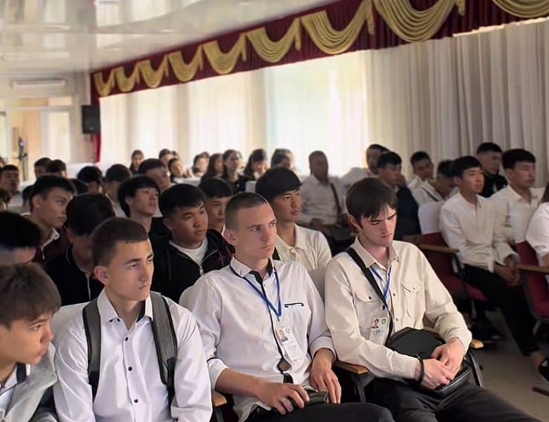 Молодежь колледжа против наркотиков!