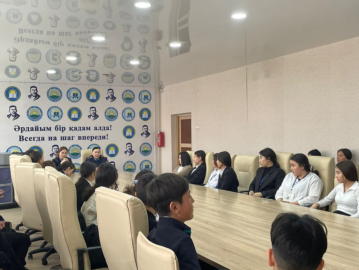 Встреч с сотрудниками правоохранительных органов