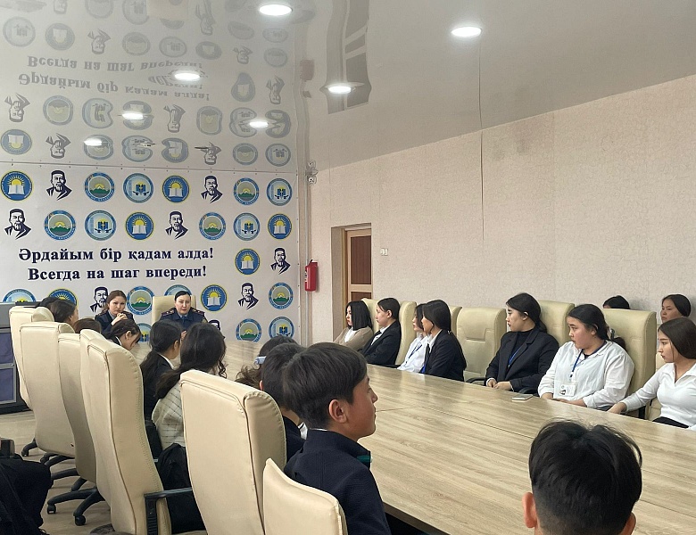 Встреч с сотрудниками правоохранительных органов