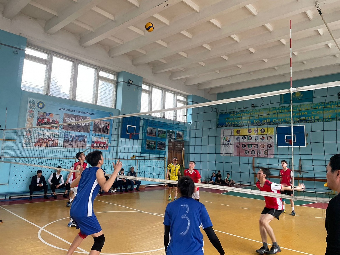Внутриколледжные соревнования по волейболу