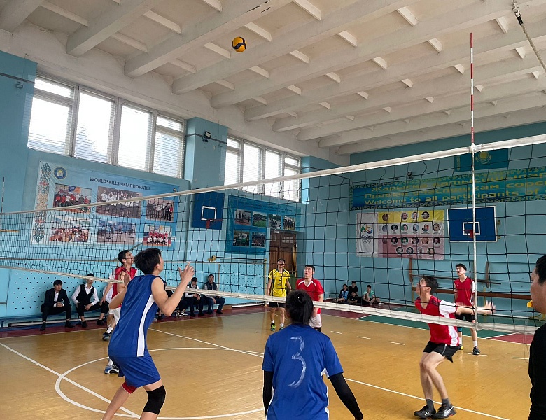 Внутриколледжные соревнования по волейболу